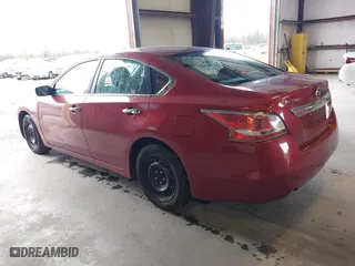2015 Nissan Altima 2.5 with VIN 1N4AL3AP7FC242645, listed as a IAAI auction lot 41834233 with 191,725 mi miles. Bid and sale history available at carsss.com. Image 3.