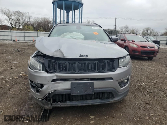 2018 Jeep Compass Altitude with VIN 3C4NJDBB6JT325538, listed as a Copart auction lot 53686905 with 111,400 mi miles and Salvage title. Bid and sale history available at DreamBid. Image 5.