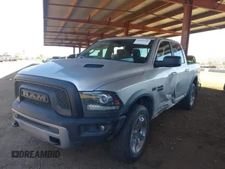 2017 Ram 1500 Rebel z VIN 1C6RR7YT9HS595619, wystawiony jako IAAI lot #41892988 z przebiegiem 115 388 mil mil oraz . Historia ofert i sprzedaży dostępna na DreamBid. Obrazek 17.