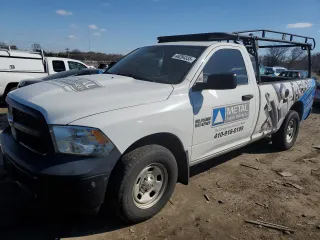 2014 Ram 1500 Tradesman z VIN 3C6JR7DGXEG292874, wystawiony jako Copart lot #46284335 z przebiegiem 171 529 mil mil oraz Czysty tytuł • Clean title. Historia ofert i sprzedaży dostępna na DreamBid. Obrazek 1.