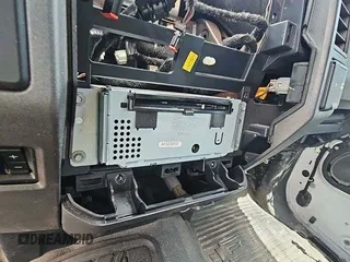 2017 Ford F-250 Lariat z VIN 1FT7W2B6XHEB33132, wystawiony jako IAAI lot #42168664 z przebiegiem Nie podano mil oraz . Historia ofert i sprzedaży dostępna na DreamBid. Obrazek 1.