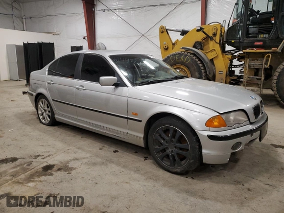 2001 BMW 3 Series 330i with VIN WBAAV53441JR80116, listed as a Copart auction lot 43047255 with 167,625 mi miles and Salvage Title. Bid and sale history available at carsss.com. Image 4.