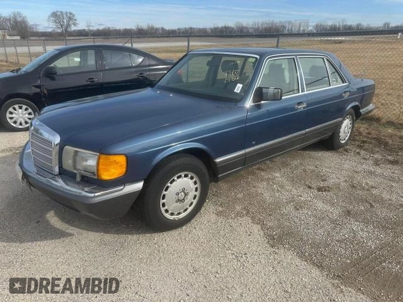 1986 Mercedes-Benz 560 with VIN WDBCA39D9GA217924, listed as a Copart auction lot 44278365 with 340,185 mi miles and Clean Title. Bid and sale history available at DreamBid. Image 2.