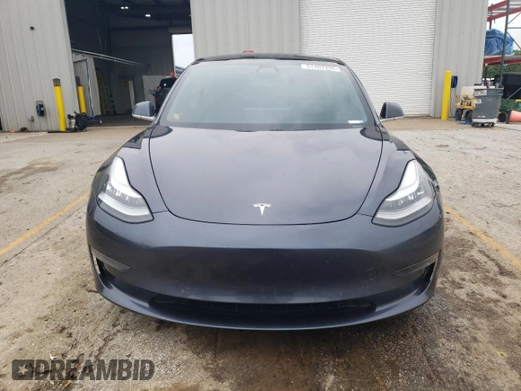 2020 Tesla Model 3 Long Range z VIN 5YJ3E1EB7LF710646, wystawiony jako Copart lot #57403355 z przebiegiem 98 080 mil mil oraz Szkoda całkowita • Salvage title. Historia ofert i sprzedaży dostępna na DreamBid. Obrazek 5.