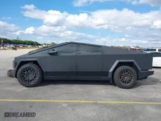 2024 Tesla Cybertruck with VIN 7G2CEHED5RA042424, listed as a IAAI auction lot 41242343 with 1,222 mi miles. Bid and sale history available at carsss.com. Image 15.