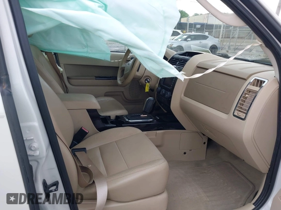 2010 Ford Escape Limited с VIN 1FMCU0EG1AKD30643, выставлен на аукционе IAAI как лот 42241302 с пробегом 180 142 миль миль и . История ставок и продаж доступна на DreamBid. Изображение 5.