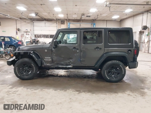 2018 Jeep Wrangler JK Unlimited Sport S with VIN 1C4BJWDGXJL889020, listed as a IAAI auction lot 41989203 with 60,170 mi miles. Bid and sale history available at carsss.com. Image 14.
