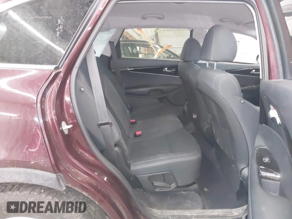 2019 Kia Sorento S V6 with VIN 5XYPGDA56KG483373, listed as a IAAI auction lot 41680817 with 91,970 mi miles. Bid and sale history available at carsss.com. Image 8.