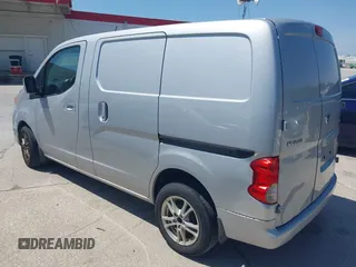 2013 Nissan NV200 SV z VIN 3N6CM0KN8DK690795, wystawiony jako IAAI lot #42254323 z przebiegiem 154 092 mil mil oraz . Historia ofert i sprzedaży dostępna na DreamBid. Obrazek 3.