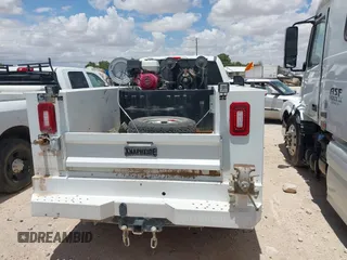 2019 Ford F-250 XL with VIN 1FT7X2BT5KED47410, listed as a IAAI auction lot 42553728 with 217,587 mi miles and . Bid and sale history available at DreamBid. Image 14.