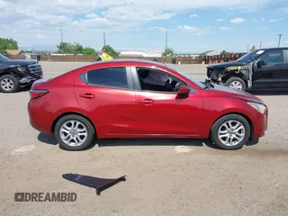 2016 Scion iA z VIN 3MYDLBZV0GY118621, wystawiony jako IAAI lot #42342512 z przebiegiem 71 193 mil mil oraz . Historia ofert i sprzedaży dostępna na DreamBid. Obrazek 14.