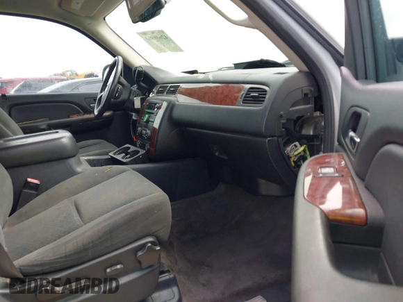2008 Chevrolet Tahoe 1LT с VIN 1GNFC13018R133979, выставлен на аукционе IAAI как лот 42608904 с пробегом 261 711 миль миль и . История ставок и продаж доступна на DreamBid. Изображение 5.