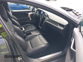 2018 Tesla Model S 75D z VIN 5YJSA1E28JF272630, wystawiony jako IAAI lot #42317422 z przebiegiem Nie podano mil oraz . Historia ofert i sprzedaży dostępna na DreamBid. Obrazek 5.
