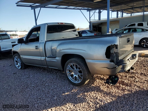 2000 GMC New Sierra 1500 SL with VIN 1GTEC14W6YZ348183, listed as a Copart auction lot 43810155 with NaN miles and Salvage Title. Bid and sale history available at carsss.com. Image 2.
