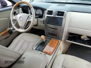 2004 Cadillac XLR z VIN 1G6YV34AX45600514, wystawiony jako Copart lot #74852854 z przebiegiem 37 941 mil mil oraz Nie do naprawy. Historia ofert i sprzedaży dostępna na DreamBid. Obrazek 8.