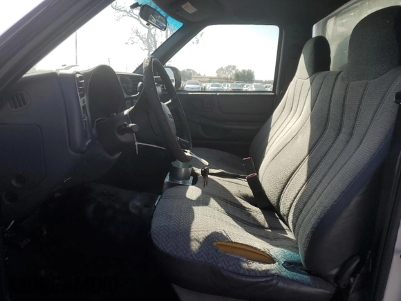 2000 GMC Sonoma with VIN 1GTDT14W8Y8313288, listed as a Copart auction lot 47313605 with 309,224 mi miles and Salvage Title. Bid and sale history available at DreamBid. Image 7.