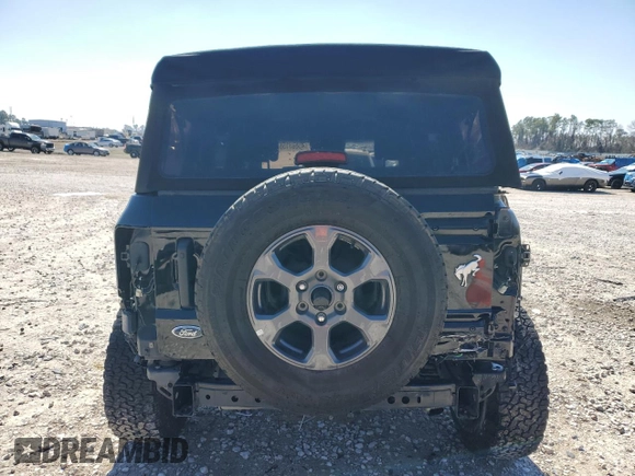 2022 Ford Bronco with VIN 1FMDE5BH6NLB01029, listed as a Copart auction lot 45603155 with 98,385 mi miles and Salvage Title. Bid and sale history available at DreamBid. Image 6.