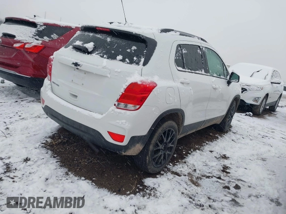 2022 Chevrolet Trax LT with VIN KL7CJPSM6NB536897, listed as a IAAI auction lot 41140696 with 31,913 mi miles. Bid and sale history available at carsss.com. Image 4.