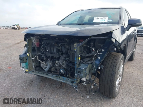 2022 Toyota RAV4 XLE Premium с VIN 2T3C1RFV5NW211019, выставлен на аукционе IAAI как лот 42130420 с пробегом 52 097 миль миль и . История ставок и продаж доступна на DreamBid. Изображение 6.