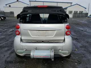 2013 Smart fortwo Passion z VIN WMEEK3BA2DK625180, wystawiony jako Copart lot #84905324 z przebiegiem 53 126 mil mil oraz Szkoda całkowita • Salvage title. Historia ofert i sprzedaży dostępna na DreamBid. Obrazek 6.
