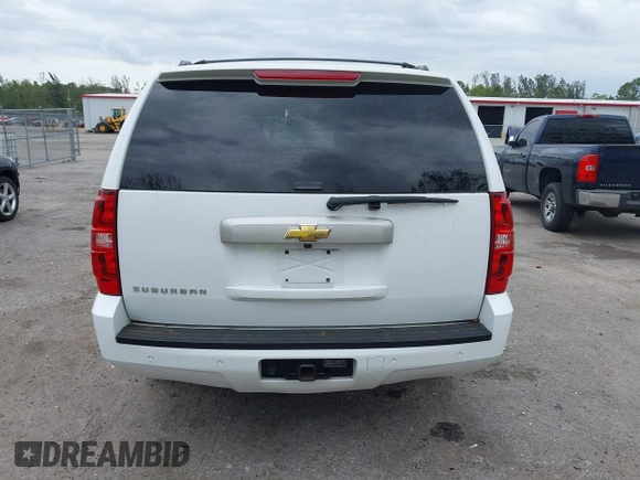 2014 Chevrolet Suburban LT with VIN 1GNSCJE06ER231476, listed as a IAAI auction lot 41768616 with 88,581 mi miles. Bid and sale history available at carsss.com. Image 16.