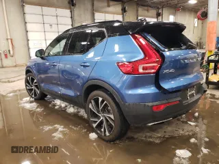 2020 Volvo XC40 R-Design z VIN YV4162UM9L2177745, wystawiony jako Copart lot #37503713 z przebiegiem 40 385 mil mil oraz . Historia ofert i sprzedaży dostępna na DreamBid. Obrazek 2.