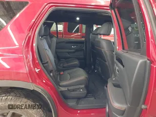 2024 Honda Pilot TrailSport with VIN 5FNYG1H62RB015787, listed as a IAAI auction lot 41261818 with 39,324 mi miles. Bid and sale history available at carsss.com. Image 8.