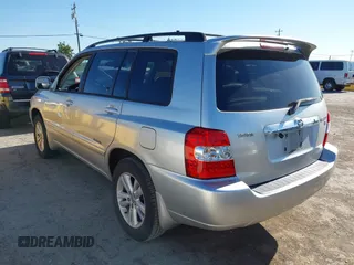 2006 Toyota Highlander with VIN JTEDW21A460015561, listed as a IAAI auction lot 42864235 with 202,859 mi miles and . Bid and sale history available at DreamBid. Image 3.