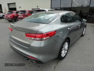 2017 Kia Optima EX with VIN 5XXGU4L39HG177348, listed as a Copart auction lot 60940355 with 28,500 mi miles and Clean title. Bid and sale history available at DreamBid. Image 4.
