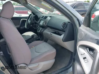 2006 Toyota RAV4 with VIN JTMZD33V465012863, listed as a IAAI auction lot 42025308 with 185,329 mi miles. Bid and sale history available at carsss.com. Image 5.