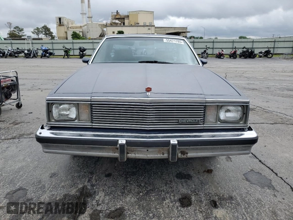 1981 Chevrolet El Camino z VIN 1GCCW80H0BD478009, wystawiony jako Copart lot #55471785 z przebiegiem 2 013 mil mil oraz Szkoda całkowita • Salvage title. Historia ofert i sprzedaży dostępna na DreamBid. Obrazek 5.