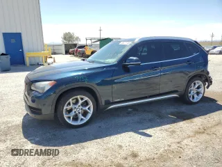 2014 BMW X1 sDrive28i z VIN WBAVM1C56EVW54340, wystawiony jako Copart lot #58077745 z przebiegiem 105 866 mil mil oraz Szkody całkowita. Historia ofert i sprzedaży dostępna na DreamBid. Obrazek 1.
