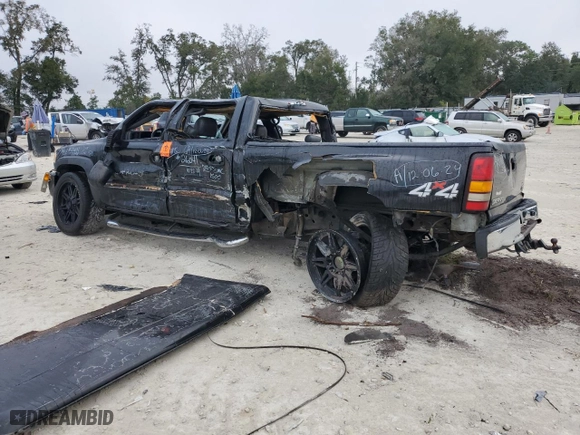 2005 GMC Sierra 1500HD SLT with VIN 1GTGK13U95F915639, listed as a Copart auction lot 84520684 with NaN miles and Salvage Title. Bid and sale history available at carsss.com. Image 2.