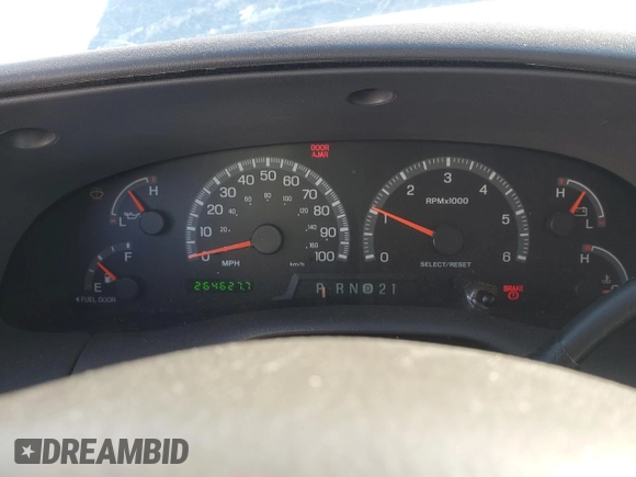 2000 Ford Expedition XLT with VIN 1FMRU1562YLB89741, listed as a Copart auction lot 45035205 with 264,627 mi miles and Salvage Title. Bid and sale history available at carsss.com. Image 9.