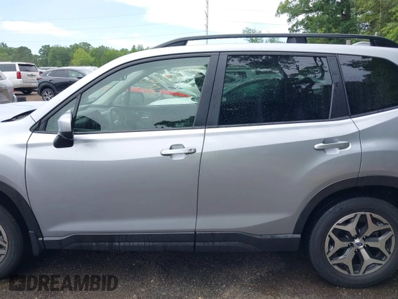 2020 Subaru Forester Premium z VIN JF2SKAJC1LH457523, wystawiony jako IAAI lot #42304635 z przebiegiem 30 390 mil mil oraz . Historia ofert i sprzedaży dostępna na DreamBid. Obrazek 14.