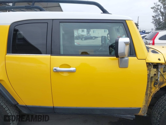 2007 Toyota FJ Cruiser with VIN JTEBU11FX70037231, listed as a IAAI auction lot 42018669 with 129,670 mi miles. Bid and sale history available at carsss.com. Image 14.