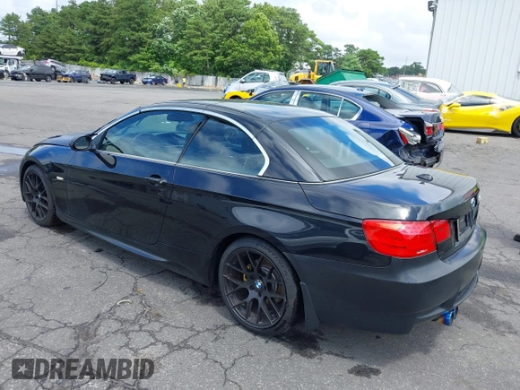 2011 BMW 3 Series 328i z VIN WBADW7C55BE545310, wystawiony jako IAAI lot #39827137 z przebiegiem 168 248 mil mil oraz . Historia ofert i sprzedaży dostępna na DreamBid. Obrazek 3.