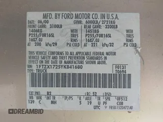 2000 Ford F-150 XL with VIN 1FTZX1725YKB41680, listed as a IAAI auction lot 41736655 with 1 mi miles. Bid and sale history available at carsss.com. Image 9.