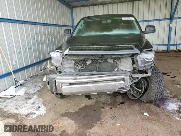 2017 Toyota Tundra Platinum z VIN 5TFAY5F10HX613975, wystawiony jako Copart lot #49817215 z przebiegiem 129 735 mil mil oraz Szkoda całkowita • Salvage title. Historia ofert i sprzedaży dostępna na DreamBid. Obrazek 10.