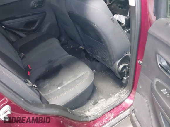 2017 Chevrolet Trax LS with VIN 3GNCJKSB9HL174725, listed as a IAAI auction lot 41589963 with 85,304 mi miles. Bid and sale history available at carsss.com. Image 8.