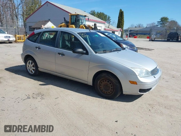 2005 Ford Focus S with VIN 3FAFP37N25R117732, listed as a IAAI auction lot 42078394 with 177,924 mi miles and . Bid and sale history available at carsss.com. Image 1.