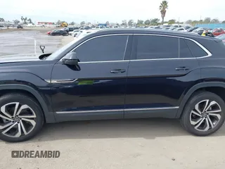 2021 Volkswagen Atlas SEL Premium with VIN 1V2TE2CA6MC220132, listed as a IAAI auction lot 41688148 with 57,249 mi miles and . Bid and sale history available at DreamBid. Image 14.