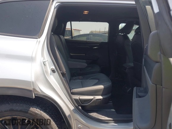 2023 Toyota Highlander L with VIN 5TDKDRAHXPS016140, listed as a IAAI auction lot 42275211 with 33,144 mi miles and . Bid and sale history available at DreamBid. Image 8.