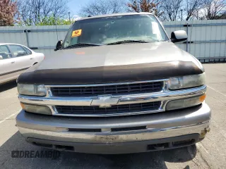 2003 Chevrolet Suburban LT with VIN 3GNGK26U33G194528, listed as a Copart auction lot 53511935 with 202,873 mi miles and Clean Title. Bid and sale history available at carsss.com. Image 5.