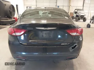 2015 Chrysler 200 S with VIN 1C3CCCBB7FN629131, listed as a IAAI auction lot 41428282 with 290,014 mi miles and . Bid and sale history available at carsss.com. Image 16.