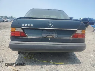 1986 Mercedes-Benz 300 E z VIN WDBEA30D8GA318345, wystawiony jako Copart lot #59481785 z przebiegiem 47 646 mil mil oraz Czysty tytuł • Clean title. Historia ofert i sprzedaży dostępna na DreamBid. Obrazek 6.