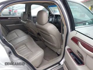 2003 Lincoln Town Car Signature z VIN 1LNHM82W13Y640985, wystawiony jako IAAI lot #42294241 z przebiegiem 230 556 mil mil oraz . Historia ofert i sprzedaży dostępna na DreamBid. Obrazek 8.