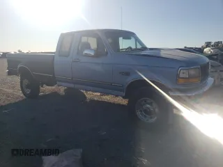 1997 Ford F-250 with VIN 1FTHX26H7VEB07077, listed as a Copart auction lot 75076324 with 126,666 mi miles and Salvage Title. Bid and sale history available at carsss.com. Image 4.