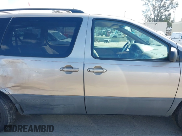 2003 Toyota Sienna CE with VIN 4T3ZF19C53U539951, listed as a IAAI auction lot 41906505 with 233,426 mi miles. Bid and sale history available at carsss.com. Image 13.