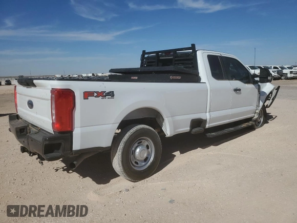 2023 Ford F-250 XL with VIN 1FT7X2BA9PED99760, listed as a Copart auction lot 47623875 with 36,082 mi miles and Salvage title. Bid and sale history available at DreamBid. Image 3.